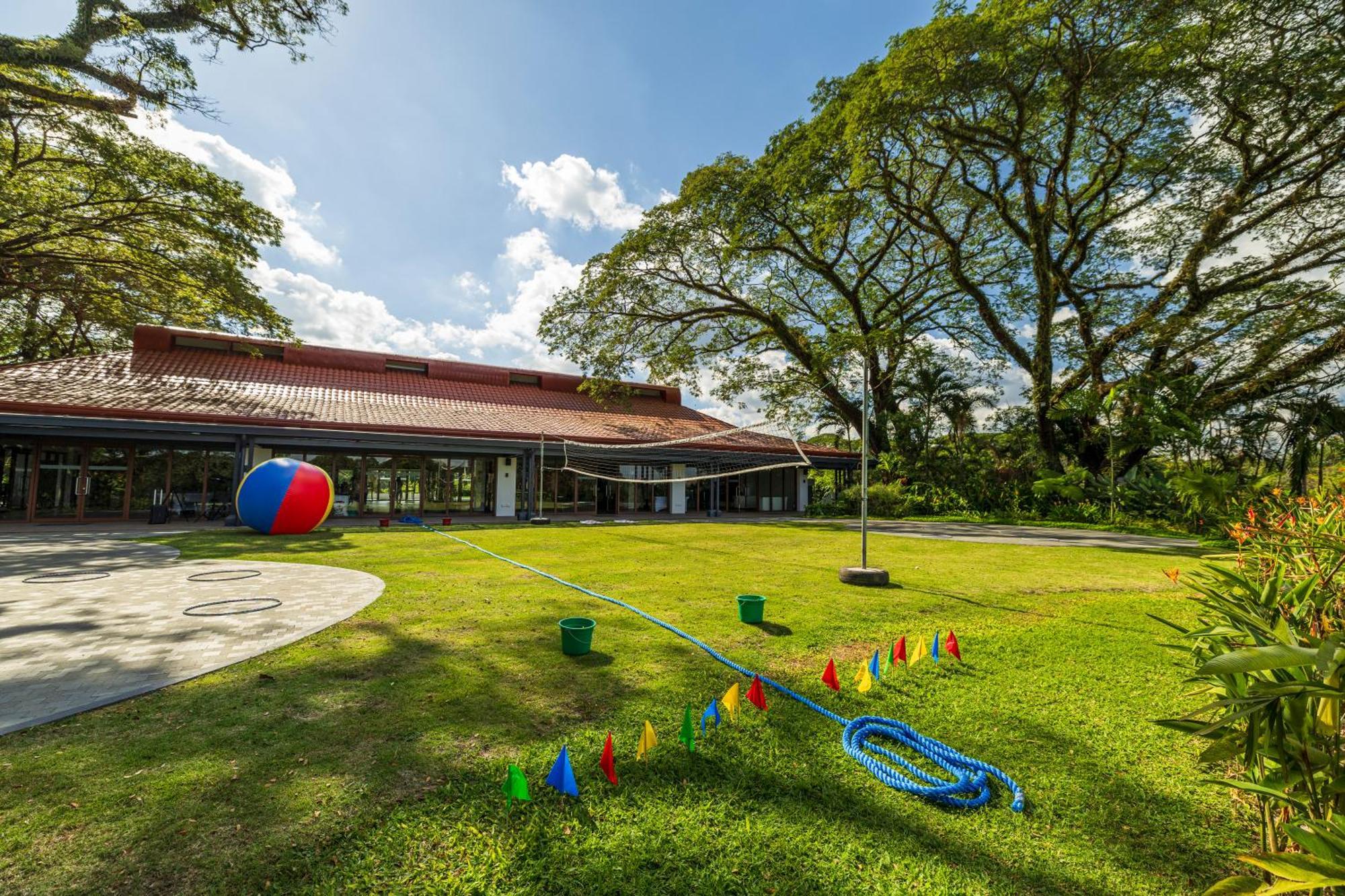 Quest Plus Conference Center, Clark Clark Field Buitenkant foto
